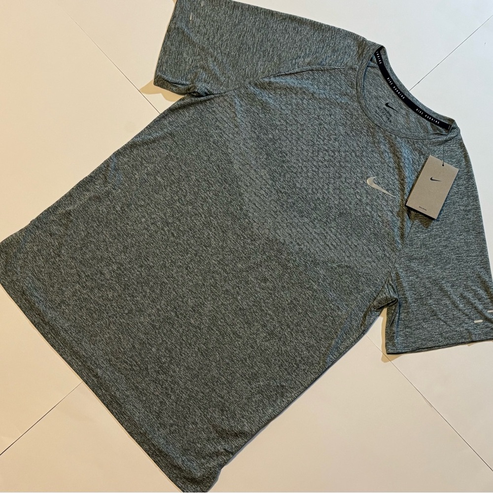 Size S Nike Stride Dri-FIT ADV Mens Short-Sleeve reflective Running Top Shirt